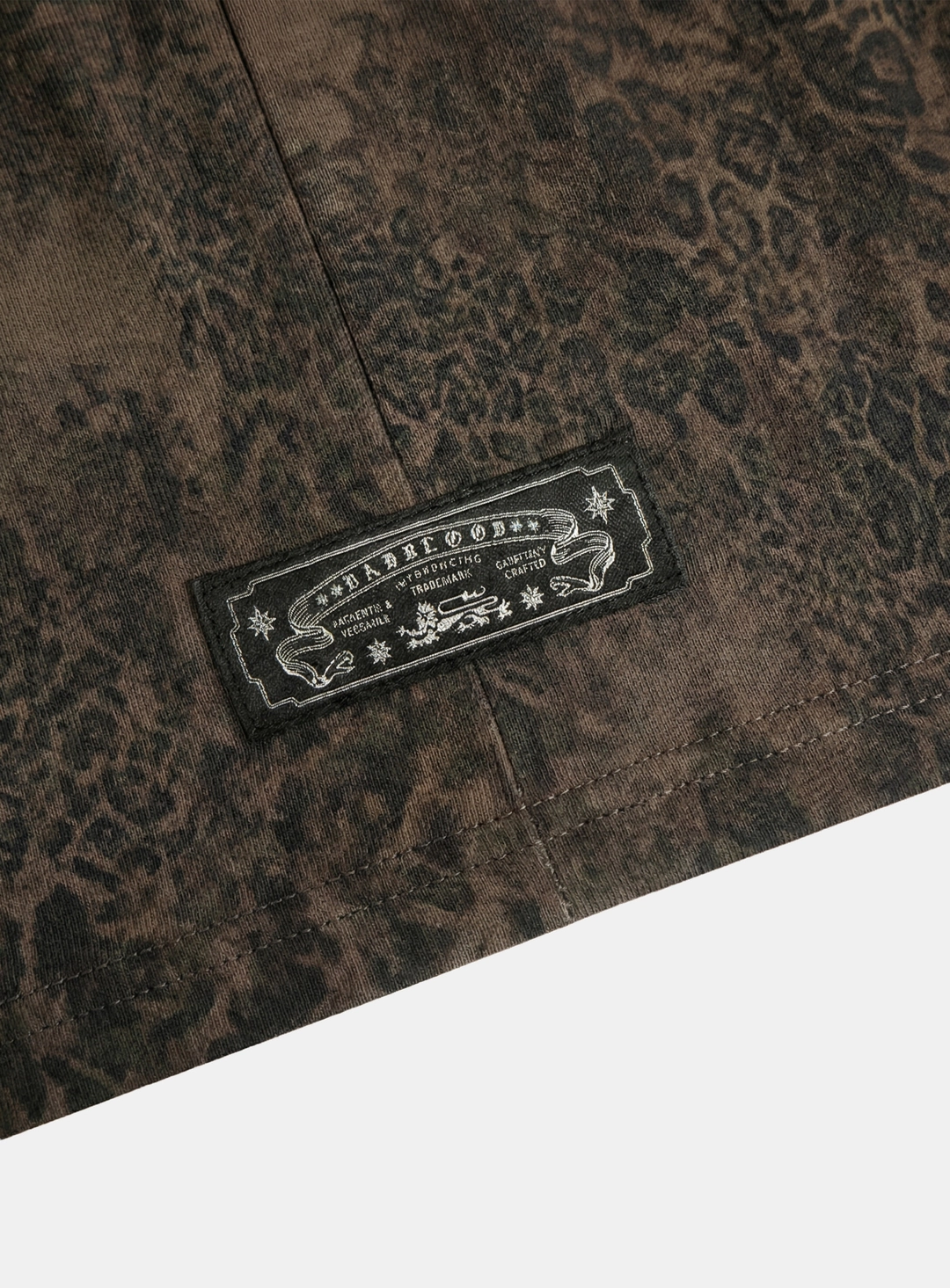 배드블러드 [6/11 발송] [w-tee26-065] Viper Logo Mock-Neck Cap Sleeve - Leopard 상품 이미지 3