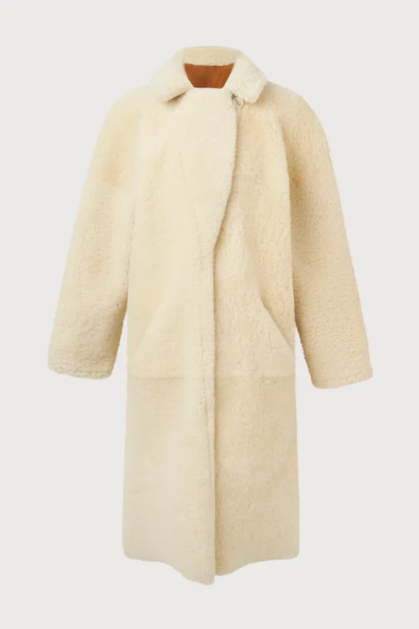 Part.7 Reversible mouton coat (1장남음)