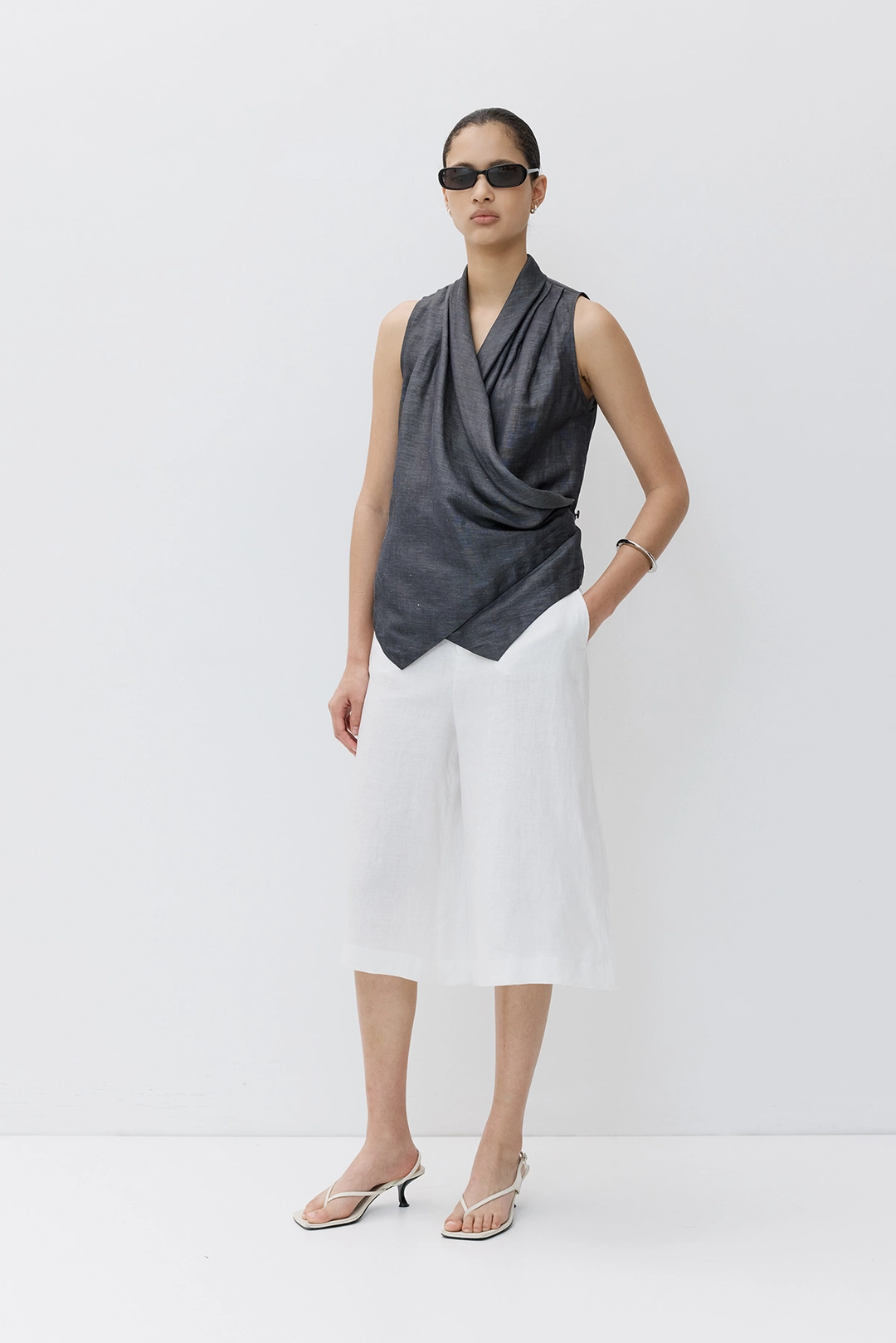 알투더블유 Helman cowl neck sleeveless BL 상품 이미지 2