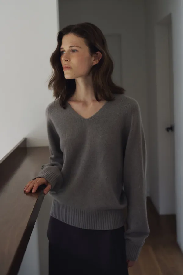 Wholegarment V-Neck Knit Top[LMBFAUKN2100]-Stone Taupe
