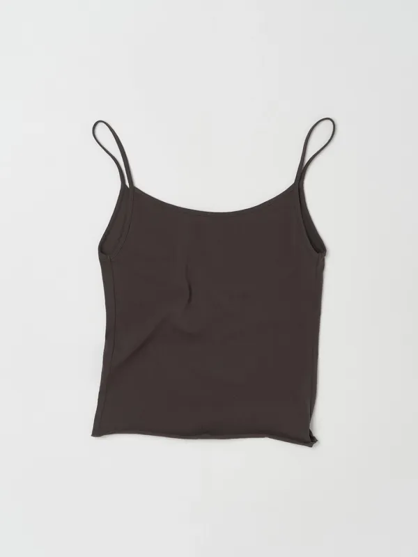 CLASSIC SLEEVELESS TOP IN MATT BROWN