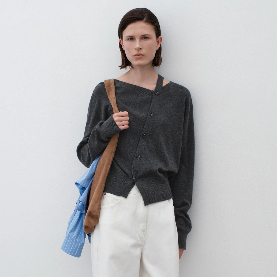 아뜰리에 나인 (Z-T-7131)CUTOUT OBLIQUE KNIT 상품 이미지 2