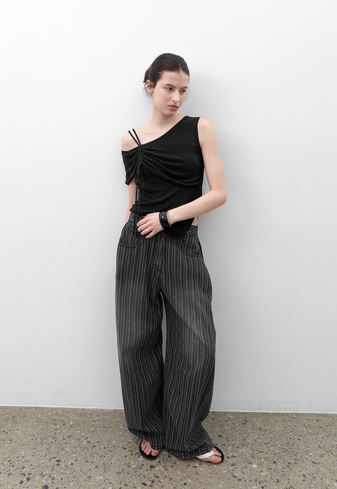 아뜰리에 나인 (T-7240)ONE OFF SHOLDER SHRRING KNIT 상품 이미지 2