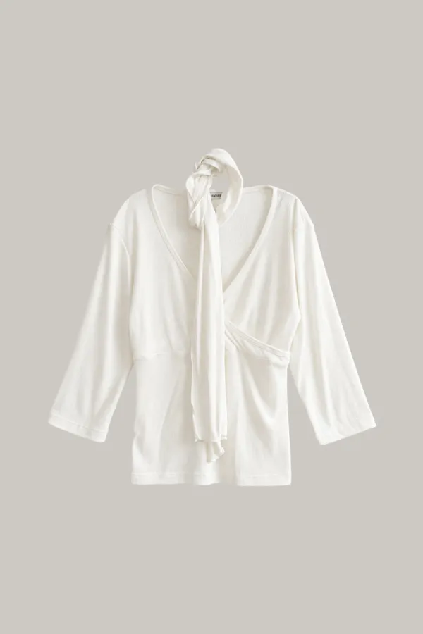 Scarf V-neck T-shirt (ivory)