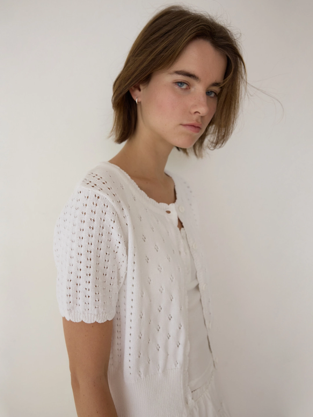 어몽 A SKASHI HALF SLEEVE CARDIGAN_WHITE 상품 이미지 3