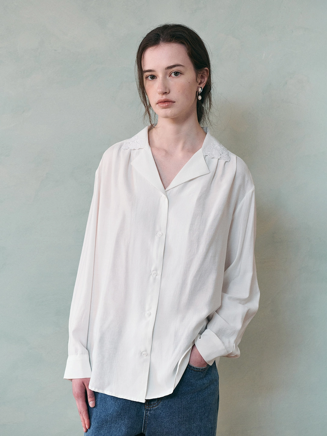 르니나 FROM retro embroidery blouse_white 상품 이미지 1