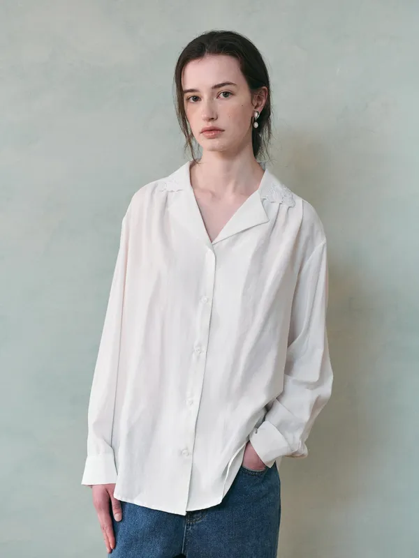 FROM retro embroidery blouse_white