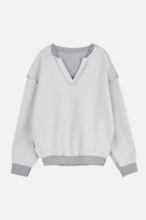 Cr V-Neck Sweatshirt _ Gray
