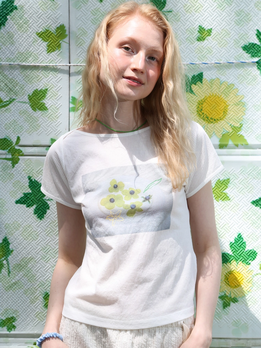 포에브 Grape Flower T-shirt - White 상품 이미지 2