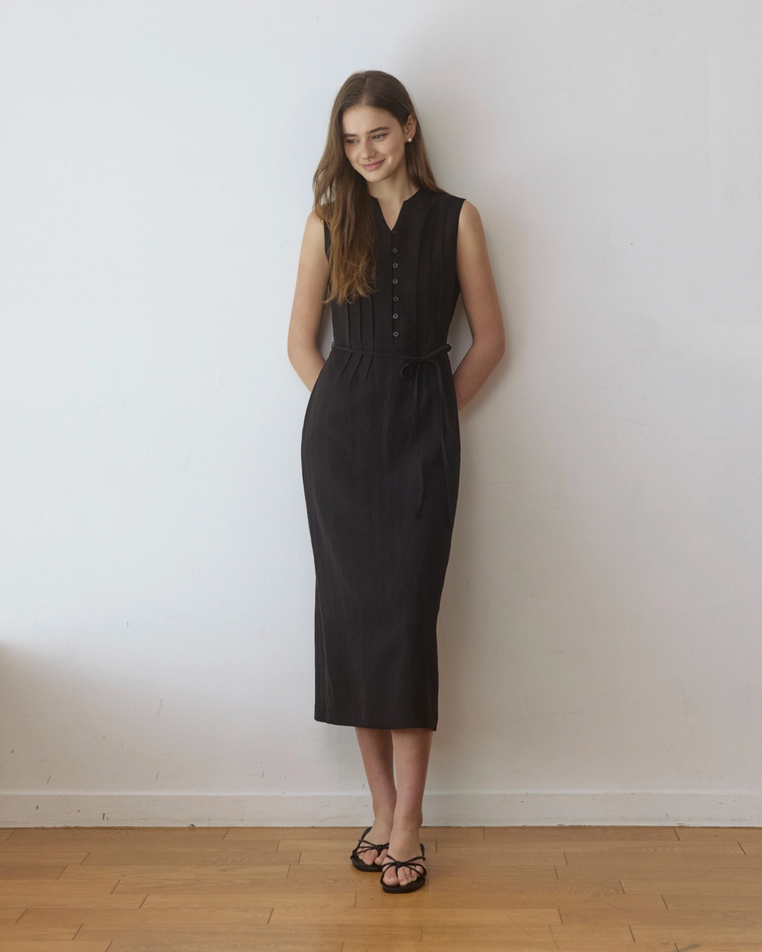 어다울 V cut sleeveless long dress - black 상품 이미지 3