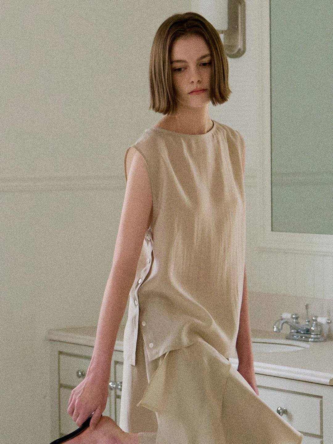 리볼드 Agoya Sleeveless BL_(Light Beige) 상품 이미지 1