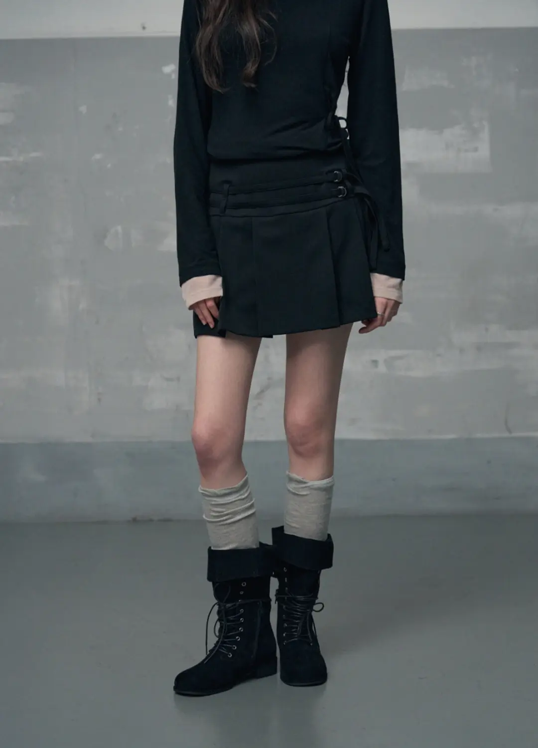 레더리 더블 스트랩 플리츠 미니 스커트 [BLACK] 상품 이미지 1