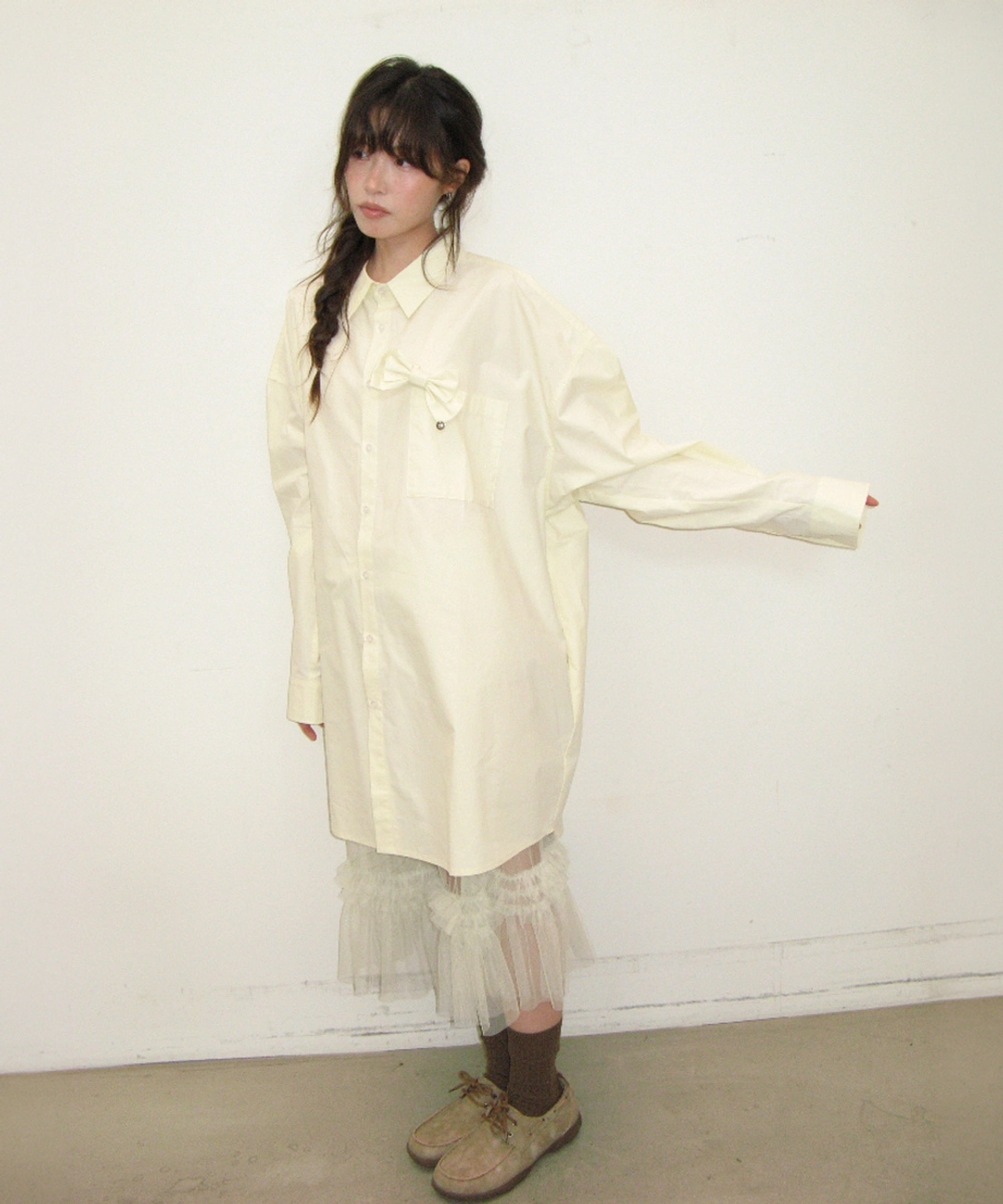 론론 RIBBON PIN SET SHIRT DRESS BUTTER 상품 이미지 1