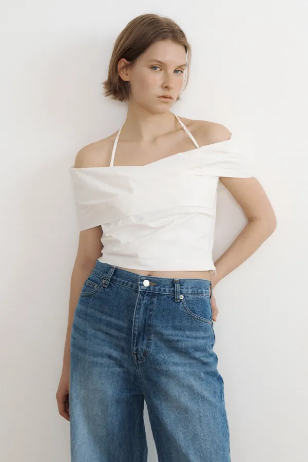 [6/15 예약 배송] Fitted Drape Off-Shoulder Halter Blouse (ivory)