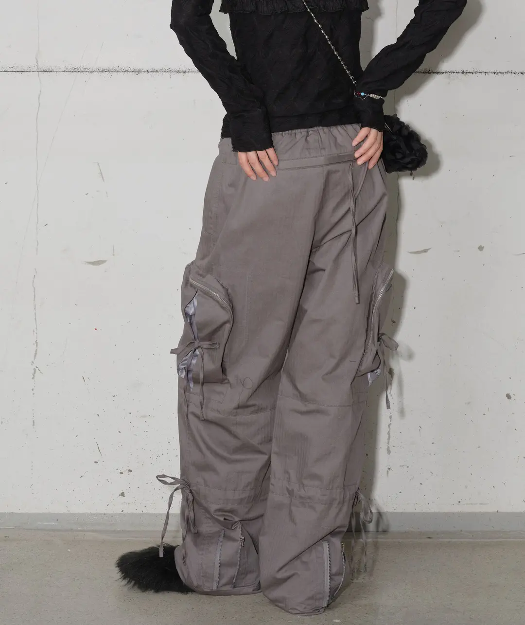 타입서비스 Side Pocket Silhouette Pants [Charcoal] 상품 이미지 2
