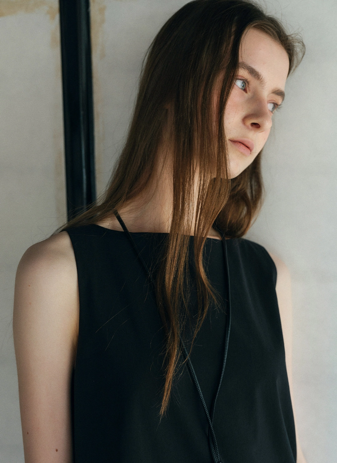 르닐 Muse Sleeveless (Black) 상품 이미지 3