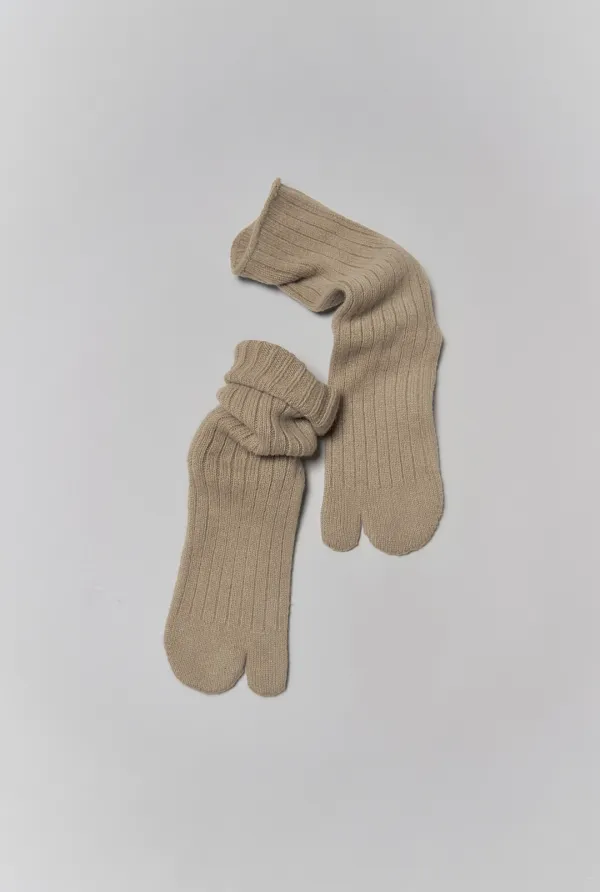 PLAIN TABI SOCKS ( MILK CARAMEL )