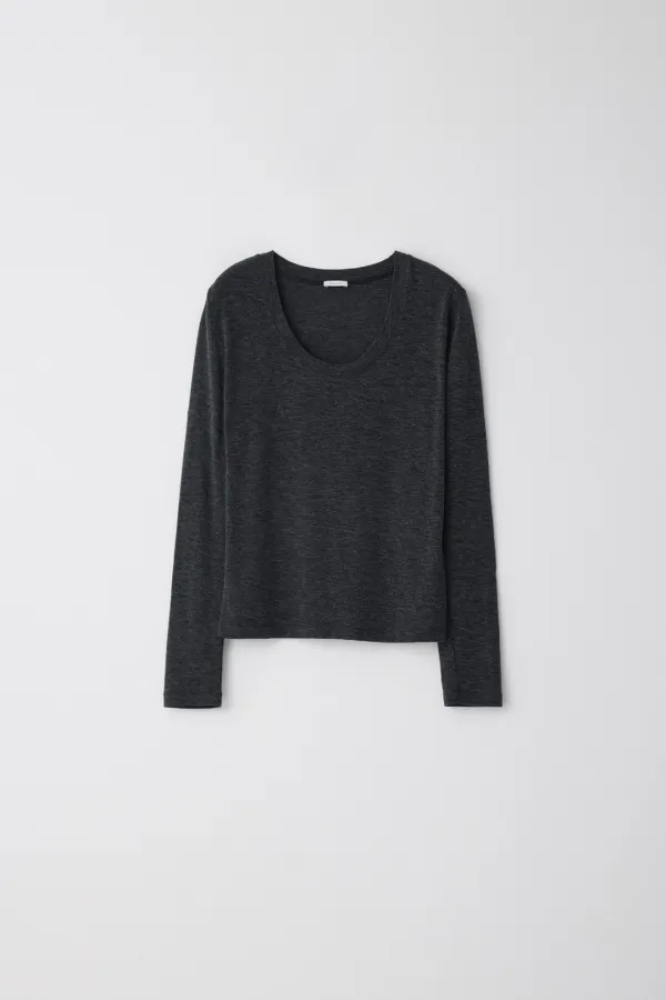 Ment U-neck Top_Charcoal
