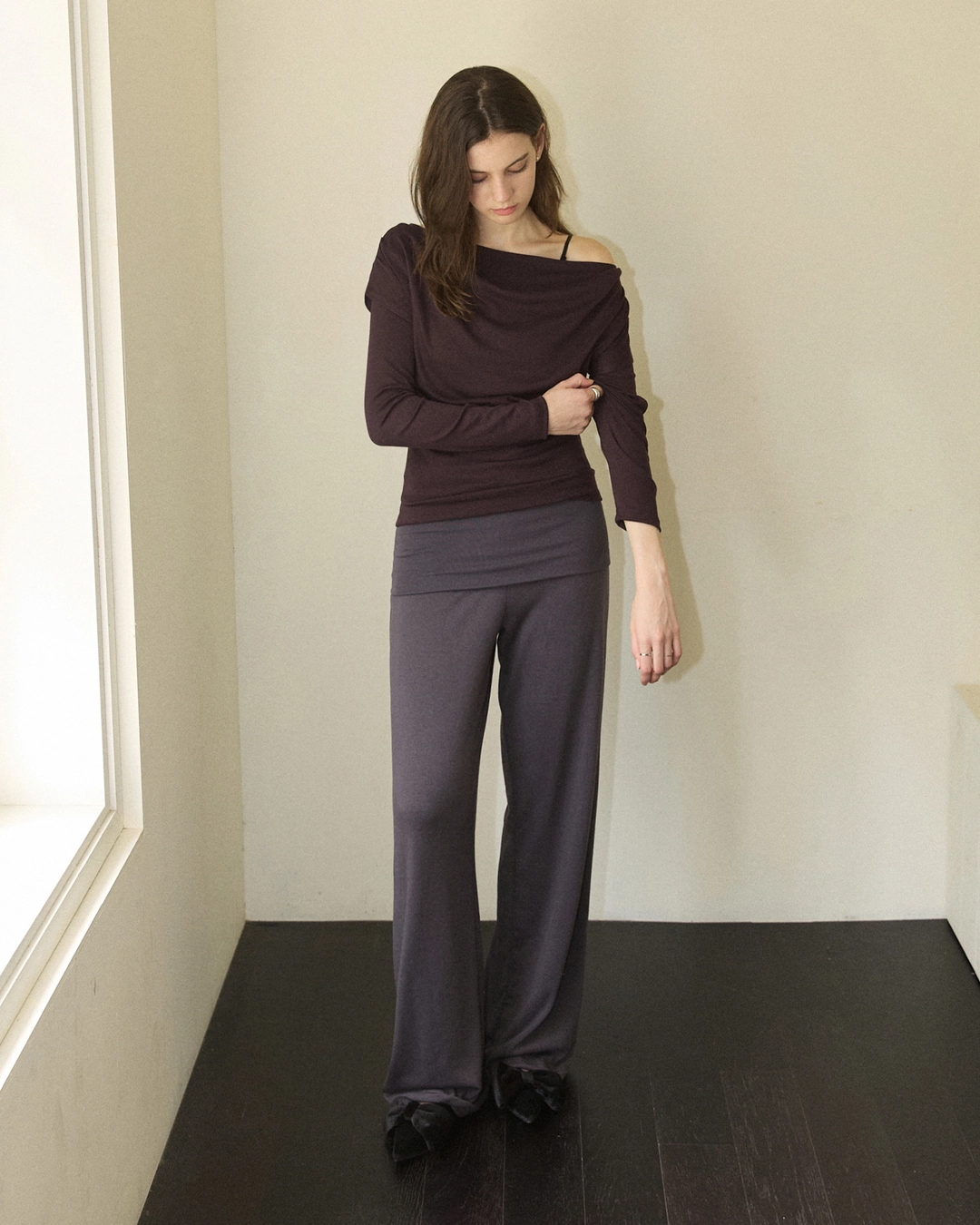 어다울 Holy two way layered drape t shirt - plum 상품 이미지 3