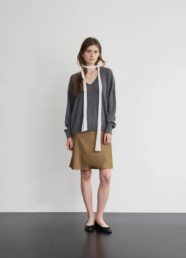 Mild Deep V-neck Cashmere Knit_Charcoal