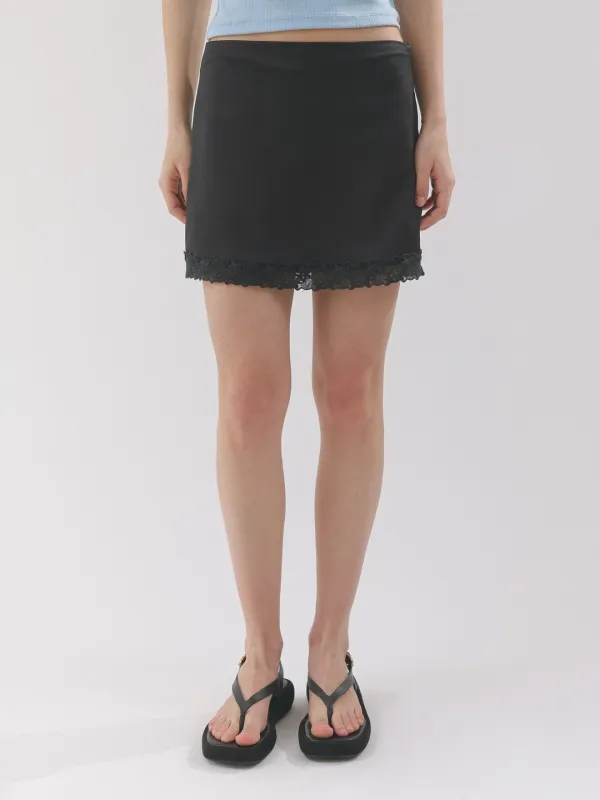satin lace skirt (black)