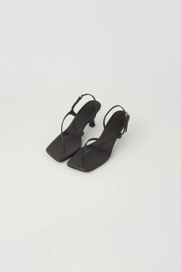 trace strap sandle (brown)