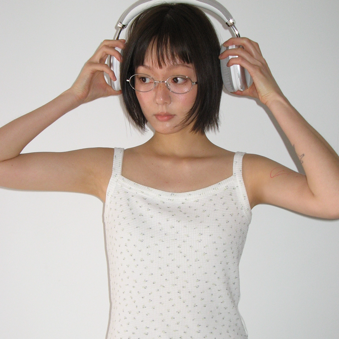 론론 WALFFLE FLORAL SLEEVELESS WHITE 상품 이미지 1