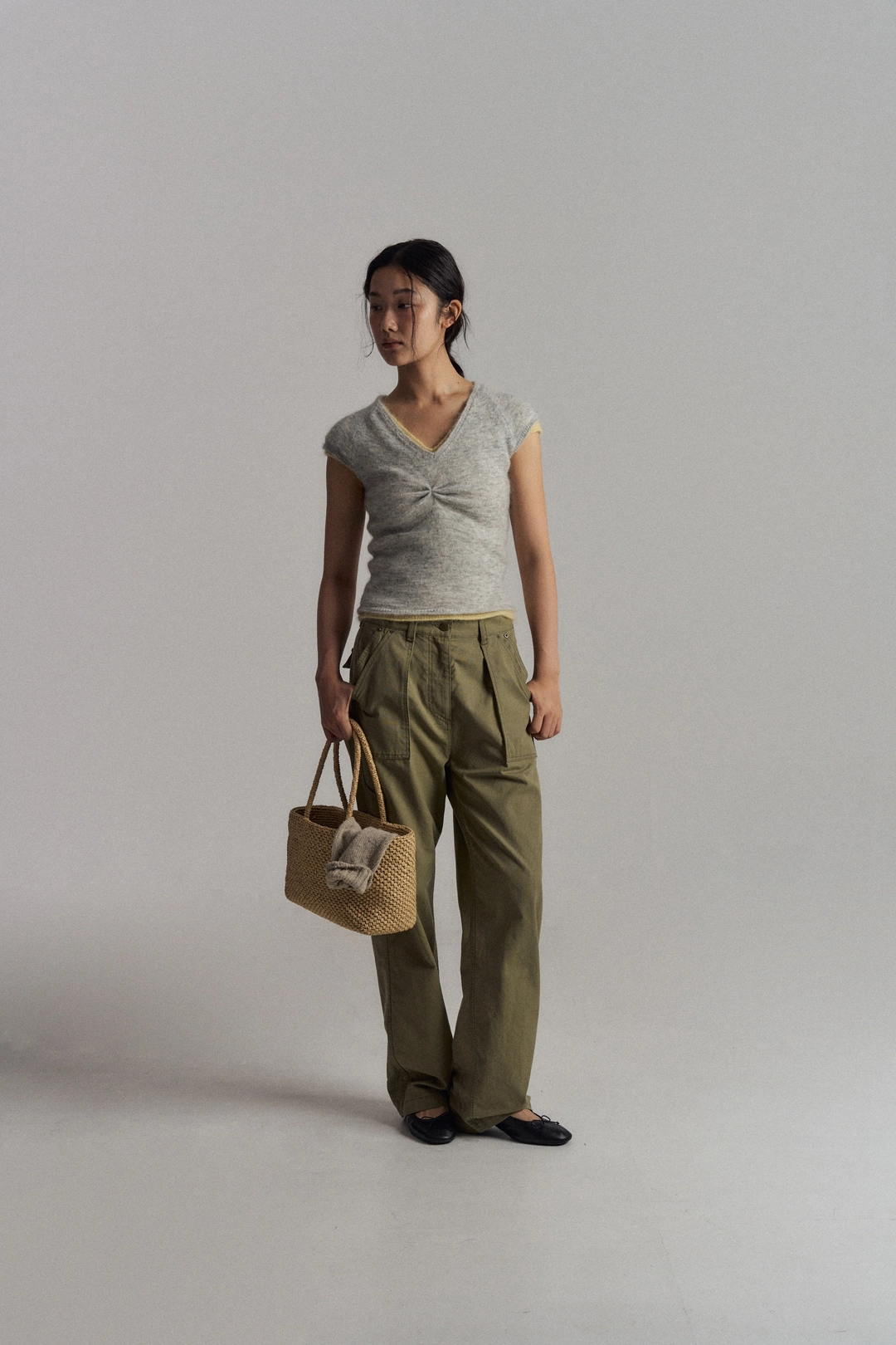 블로어 Mohair V-Neck Cap Sleeve Knit (Grey) 상품 이미지 1