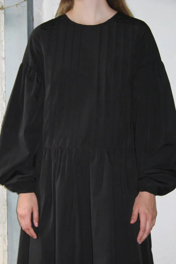 Tuck Shirring Dress (Black)