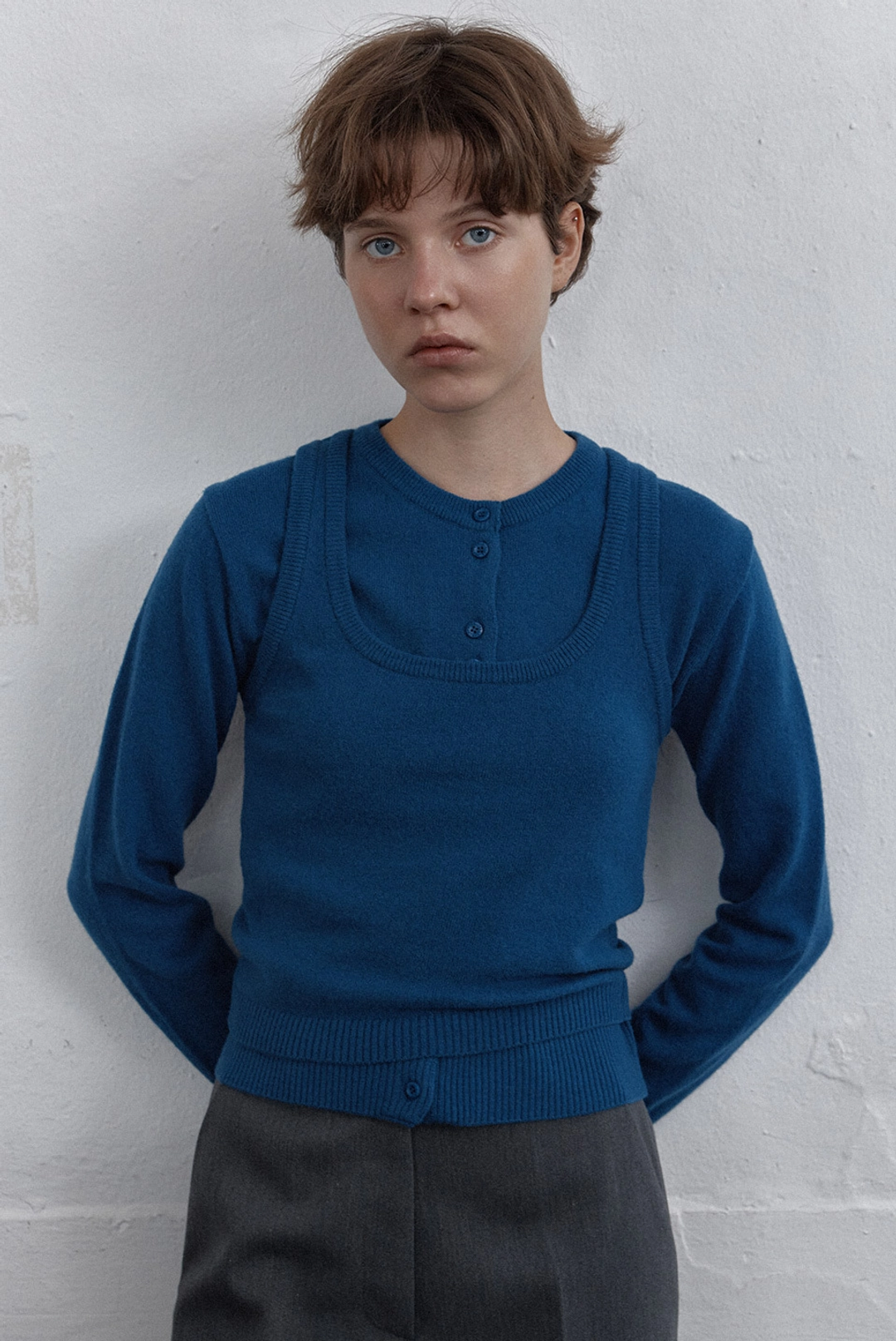 브렌다 브렌든 fine wool round sleeveless - blue 상품 이미지 3