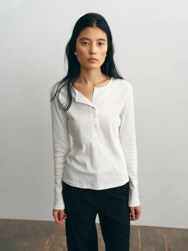 [2nd 예약배송/9월 18일] Serene Henley Neck Tee_White