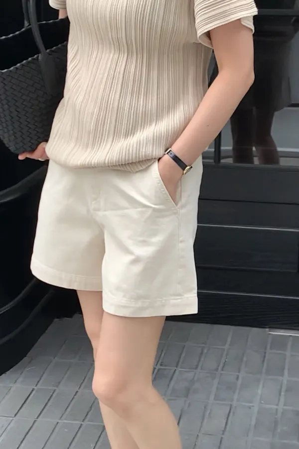 CALIK 네추럴 하프 팬츠