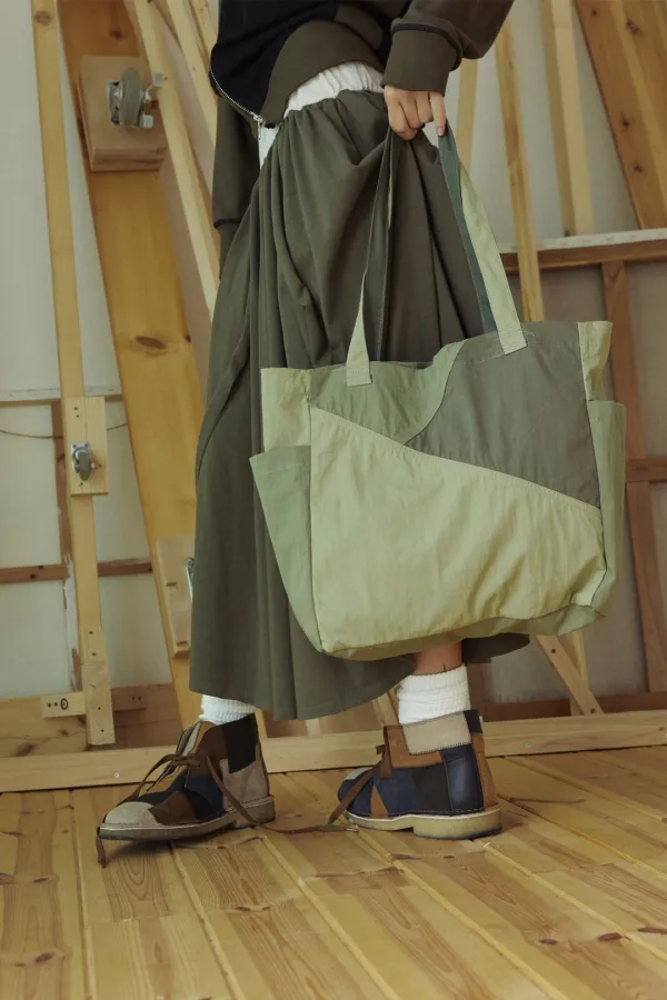 ARC PANEL TOTE MIXED OLIVE