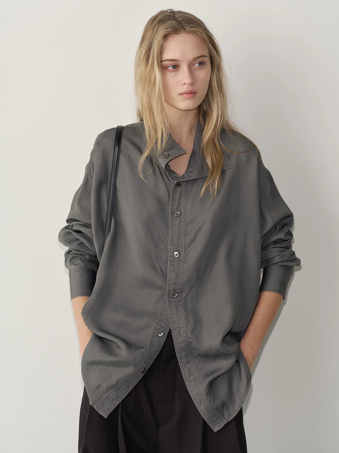 파사드패턴 미니멀 퍼넬넥 셔츠_washed grey 상품 이미지 1
