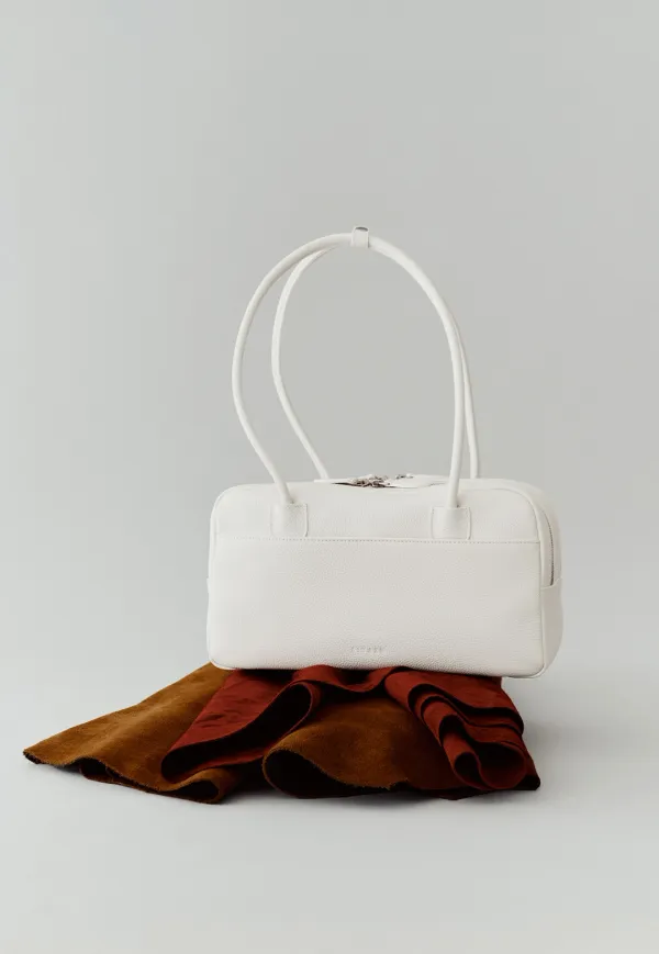 SIAC3137 Puff Bag_Ivory