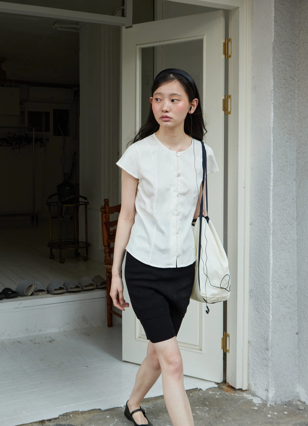 스텝어라운드 [3차] Cap sleeve blouse_IVORY 상품 이미지 2
