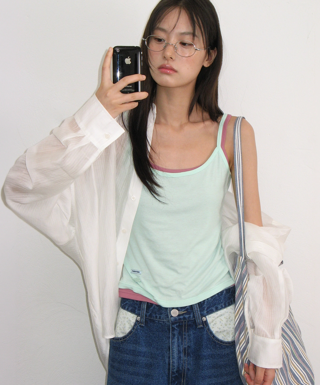 론론 SHEER BUTTON POCKET OVERSIZED SHIRT WHITE 상품 이미지 1