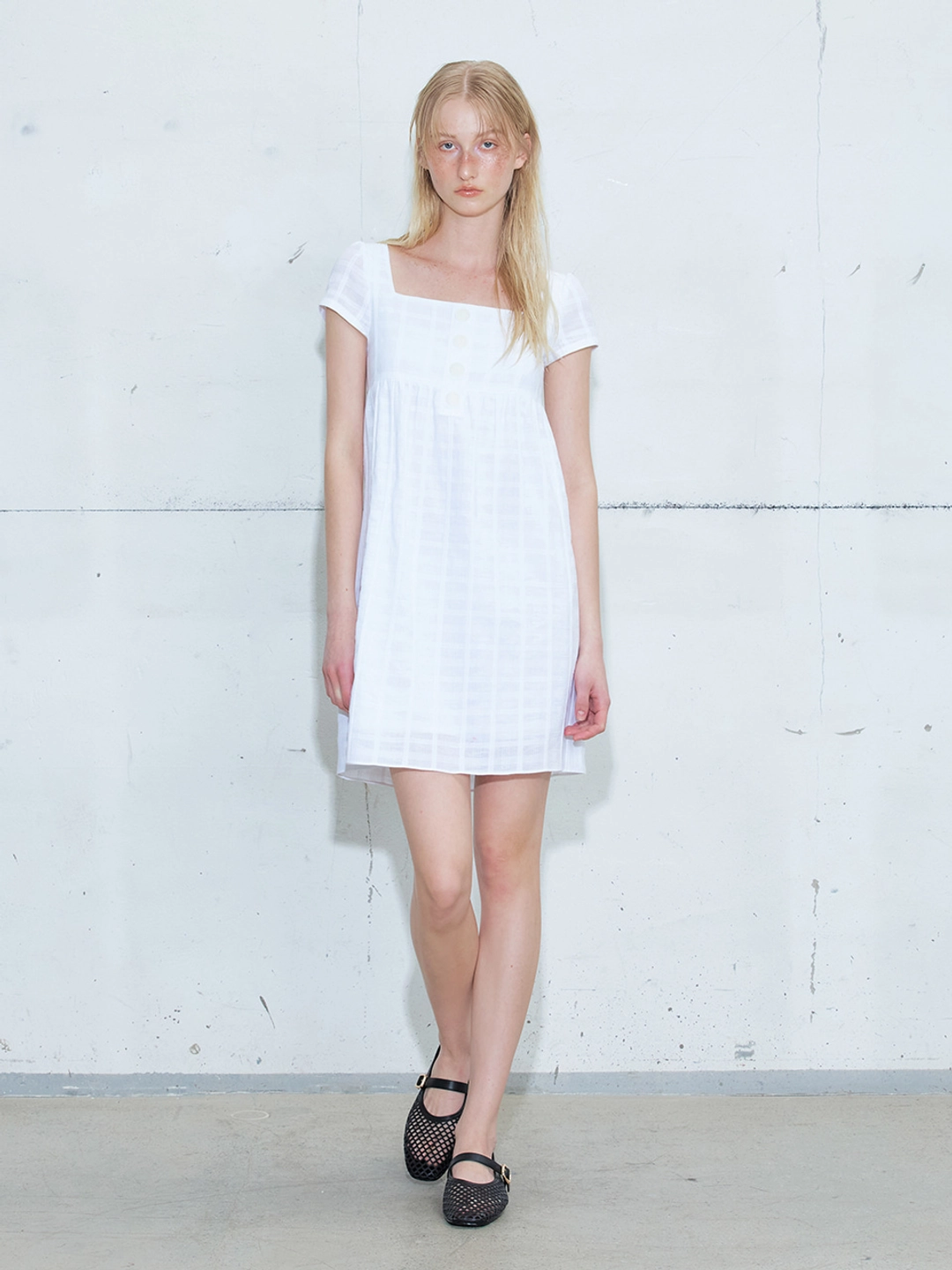 에트몽 Square Button Mini Dress, White 상품 이미지 2