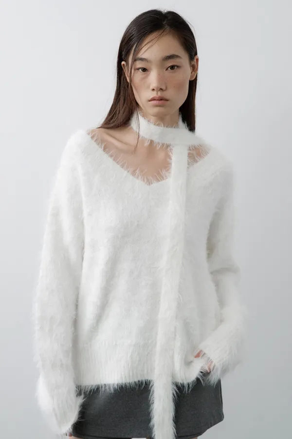 Fluffy V-Neck Scarf Knit (Ivory)