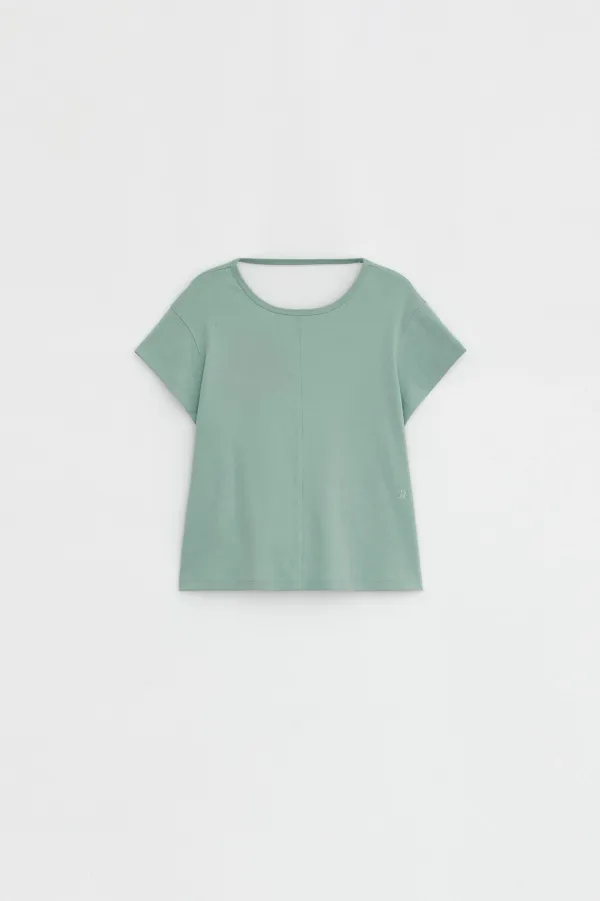 BACK CUT OUT TEE