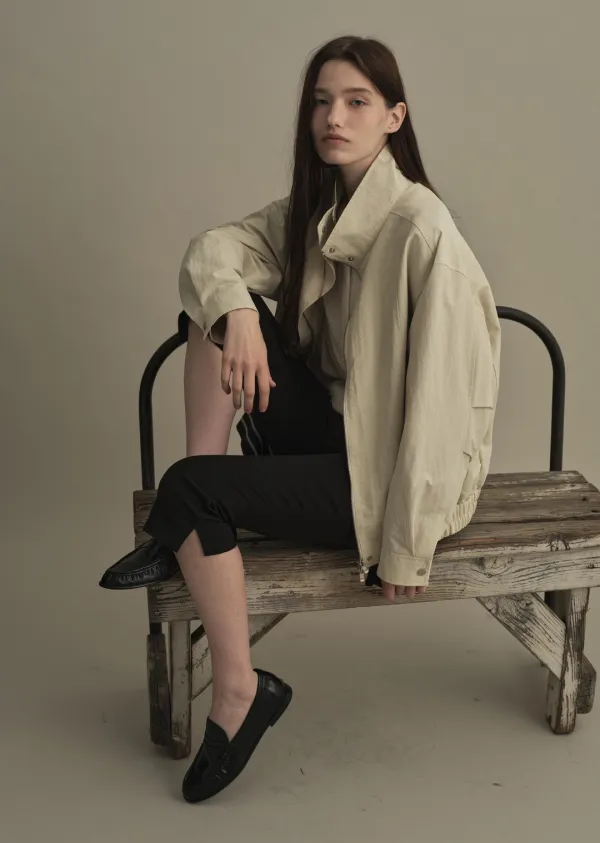 [9/14 예약배송] SIDE SLIT CAPRI PANTS (moat black)