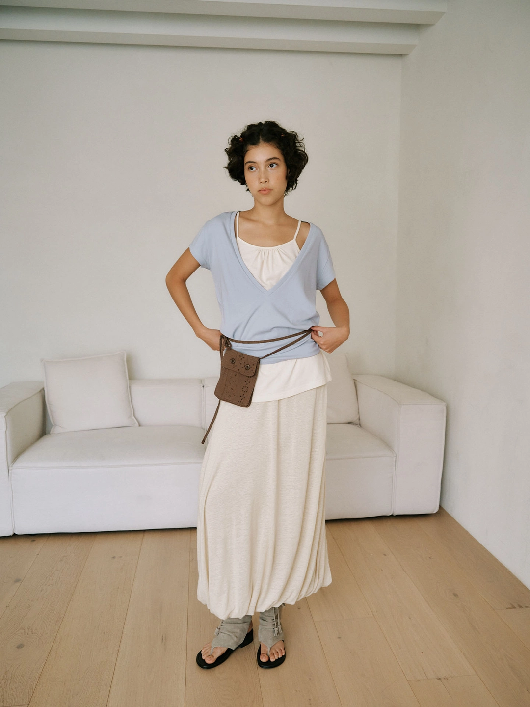아우로 SUEDE TESSLE FILP-FLOP [ BEIGE GRAY ] 상품 이미지 2