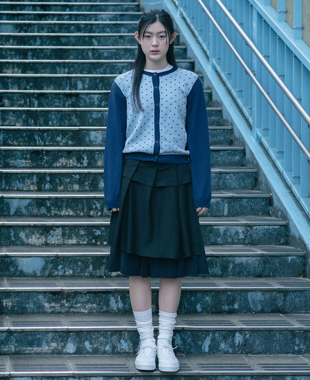 오헤시오 pleats two tone layered midi skirt (navy) 상품 이미지 2