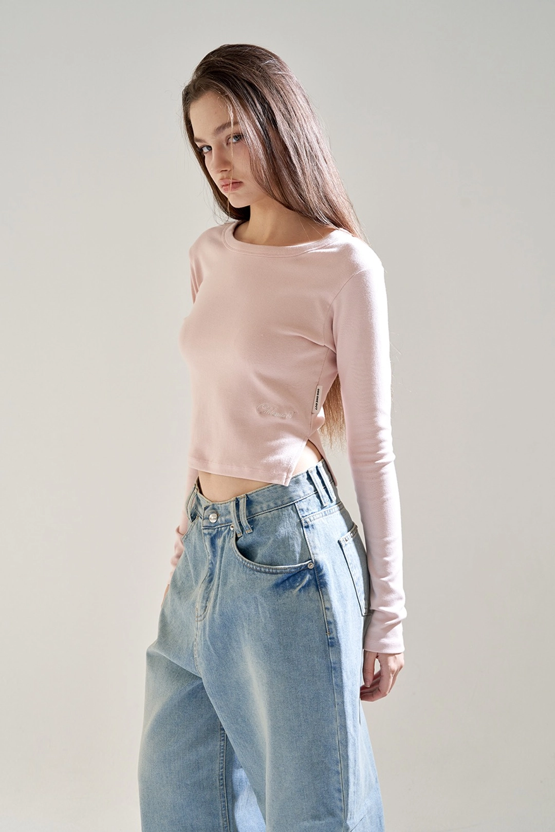 오드원아웃 MONO ROUND NECK LONG SLEEVE PINK 상품 이미지 1