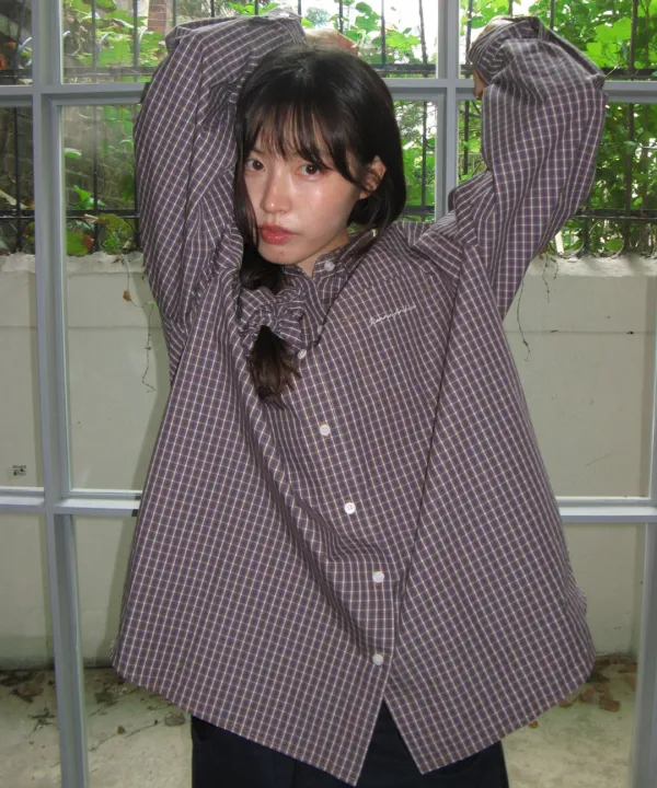 [10/14 순차배송] SCRUNCHIE SET LETTERING OVER FIT CHECK SHIRT BROWN