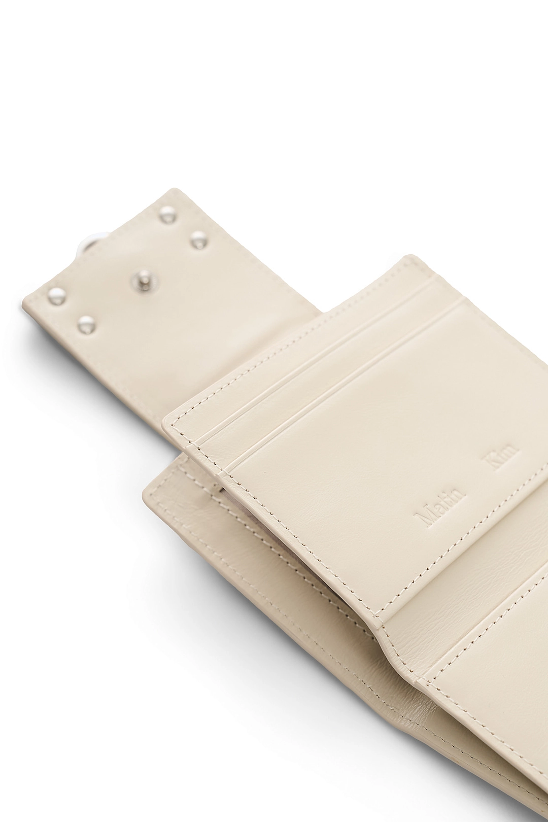 마뗑킴 MATIN ARCH RING FLAP WALLET IN LIGHT BEIGE 상품 이미지 3