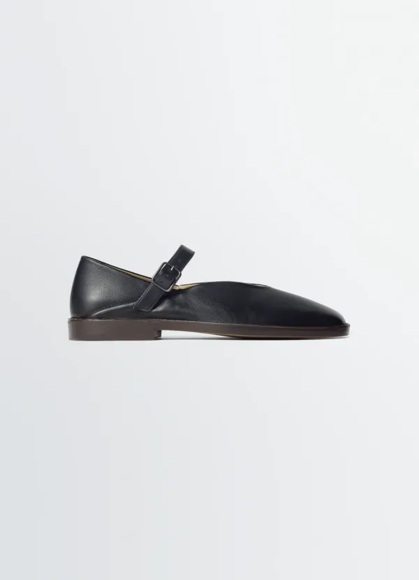 BALLERINA SHOES IN LEATHER
