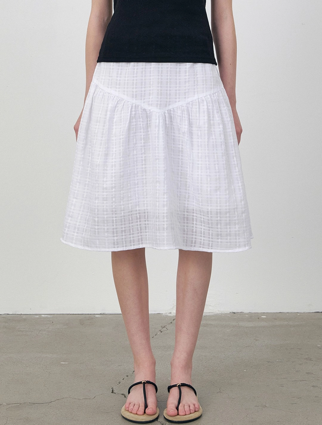 로에일 Check textured yoke gathered midi skirt_Ivory 상품 이미지 1