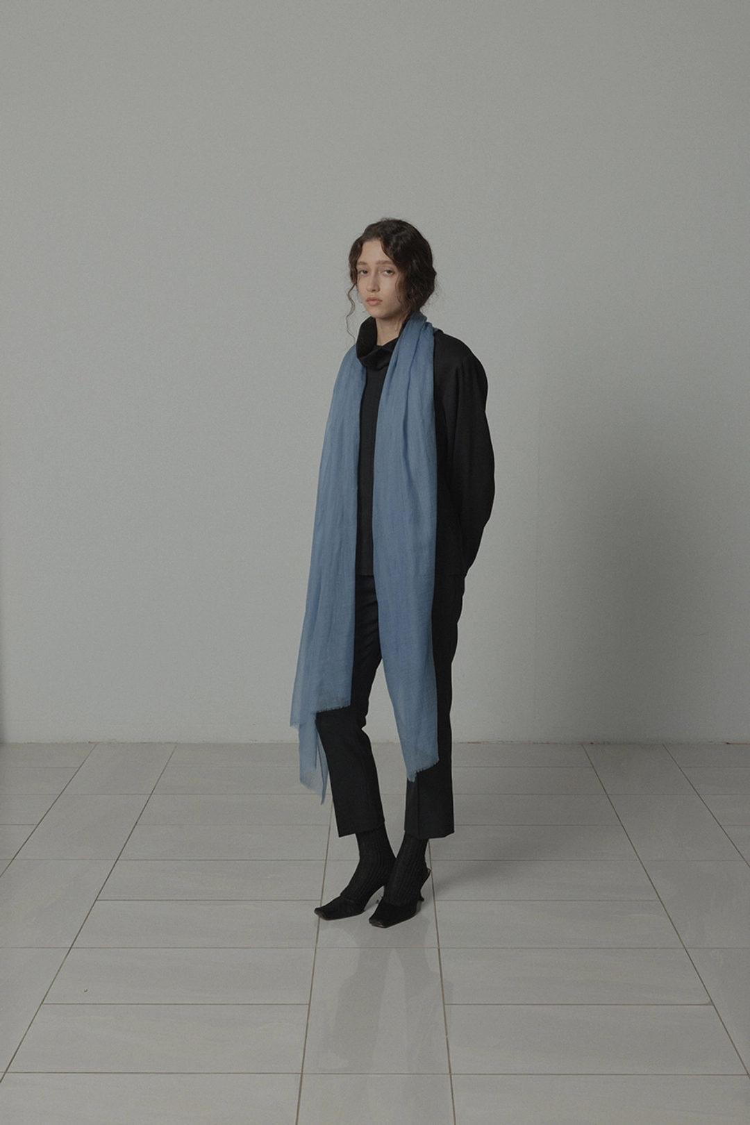 르917 PURE CASHMERE MUFFLER [BLUE] - LE17SEPTEMBRE 상품 이미지 2
