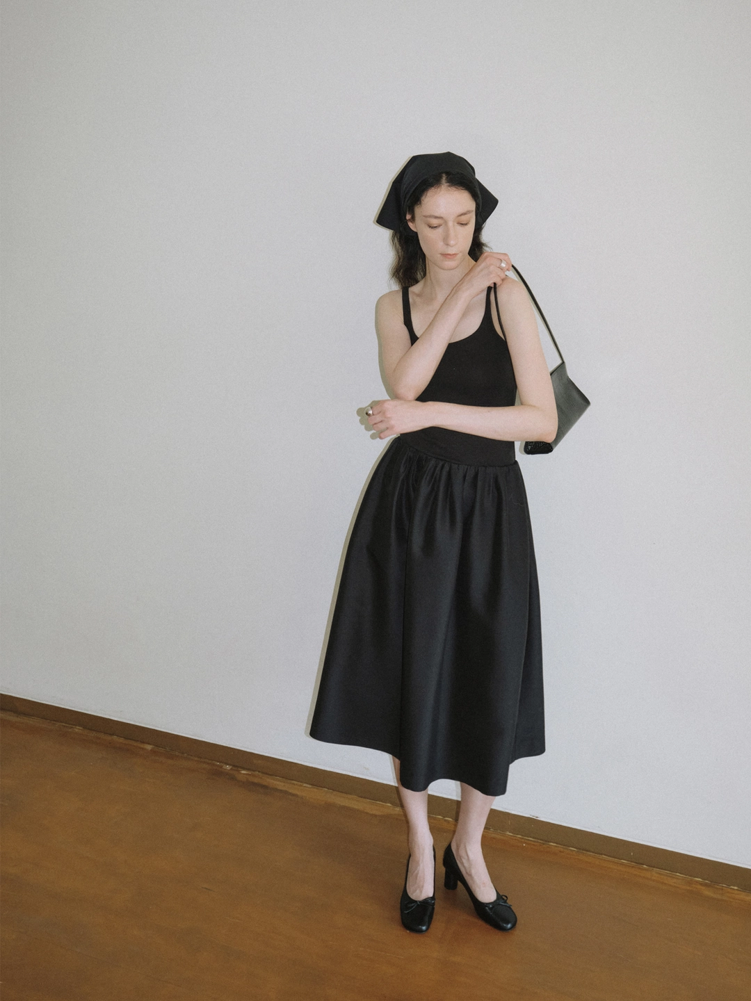 어라운드율 프롱 볼륨 울실크 스커트 상품 이미지 2